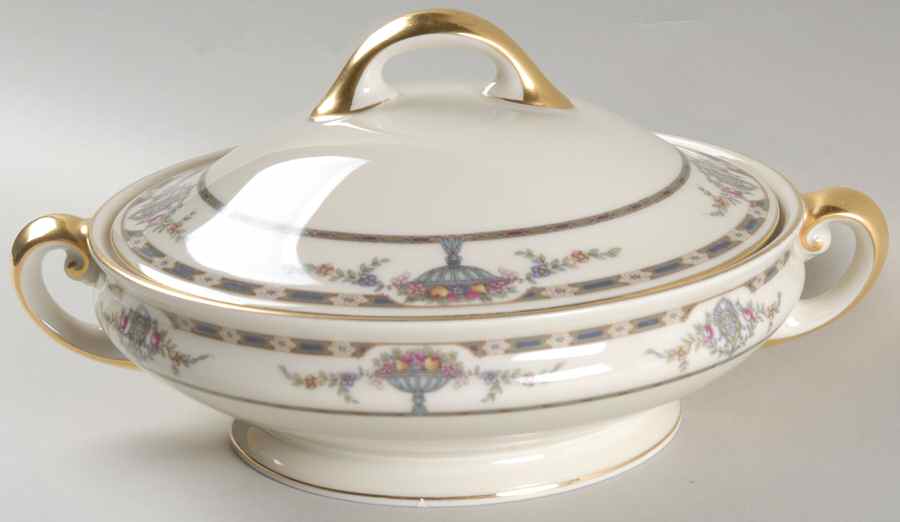 The Chatham Round Covered Vegetable by Tirschenreuth-1