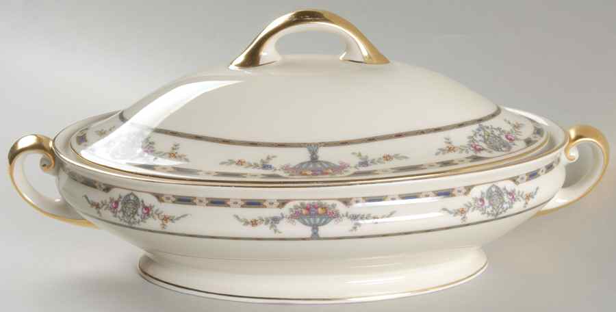 The Chatham Oval Covered Vegetable by Tirschenreuth-1