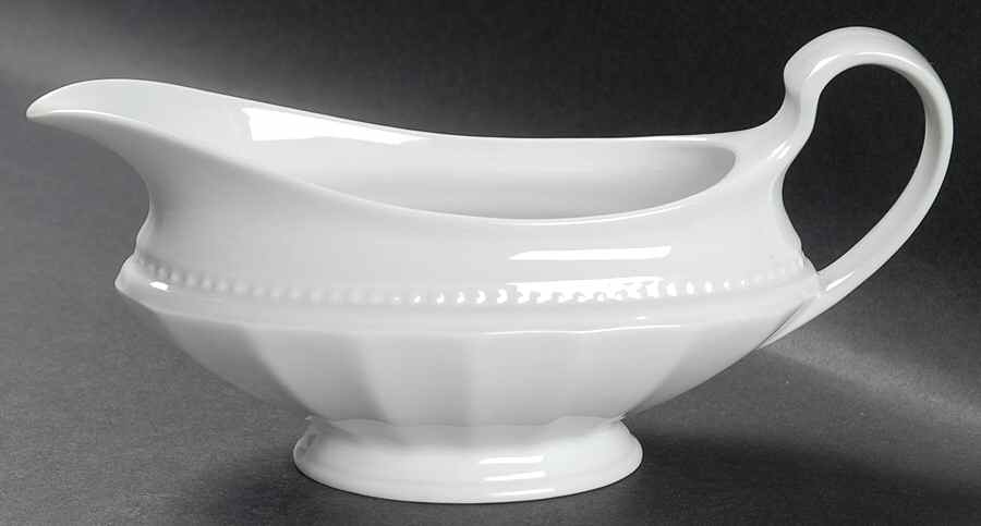 Chevalier Gravy Boat by Tirschenreuth-1