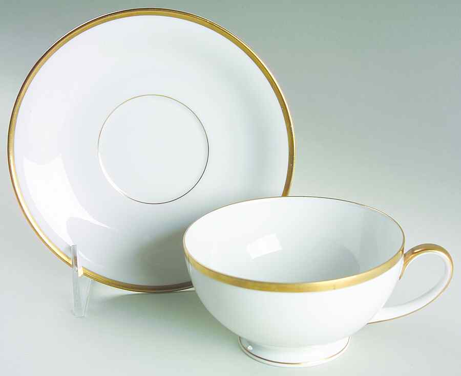 Colonial Footed Cup & Saucer Set by Tirschenreuth-1