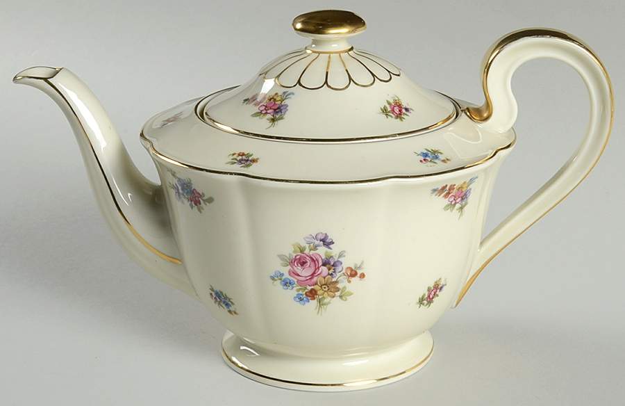 Colwyn Teapot & Lid by Tirschenreuth-1