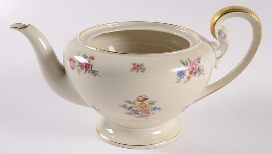Colwyn Teapot No Lid by Tirschenreuth-1
