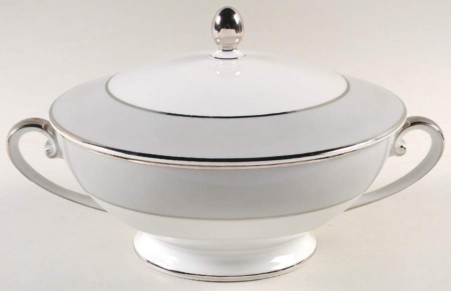 Dawn Round Covered Vegetable by Tirschenreuth-1