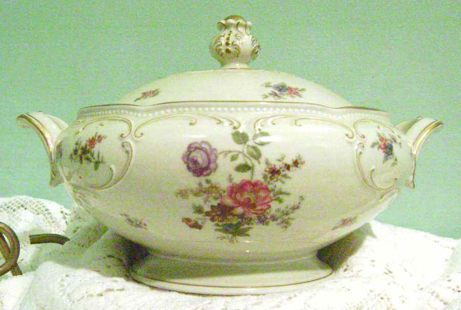 Dresden Round Covered Vegetable by Tirschenreuth-1