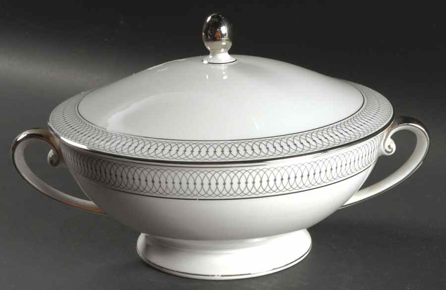 The Elgin Round Covered Vegetable by Tirschenreuth-1