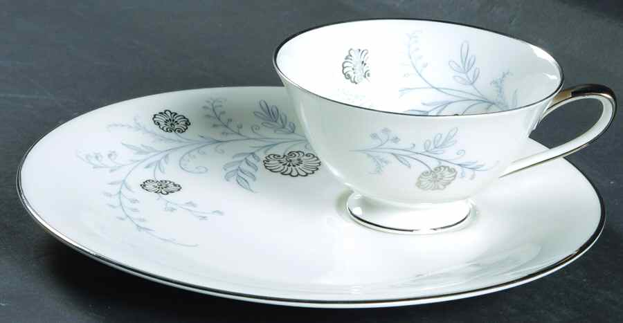 Enchanting Snack Plate & Cup Set by Tirschenreuth-1