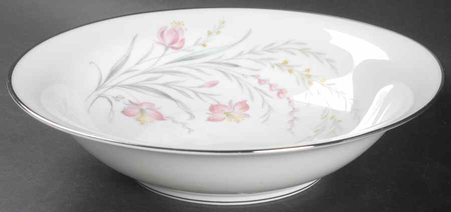Entrancing 9" Round Vegetable Bowl by Tirschenreuth-1