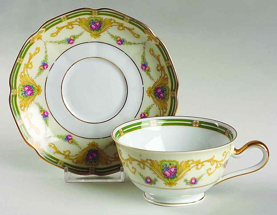Euston Footed Cup & Saucer Set by Tirschenreuth-1