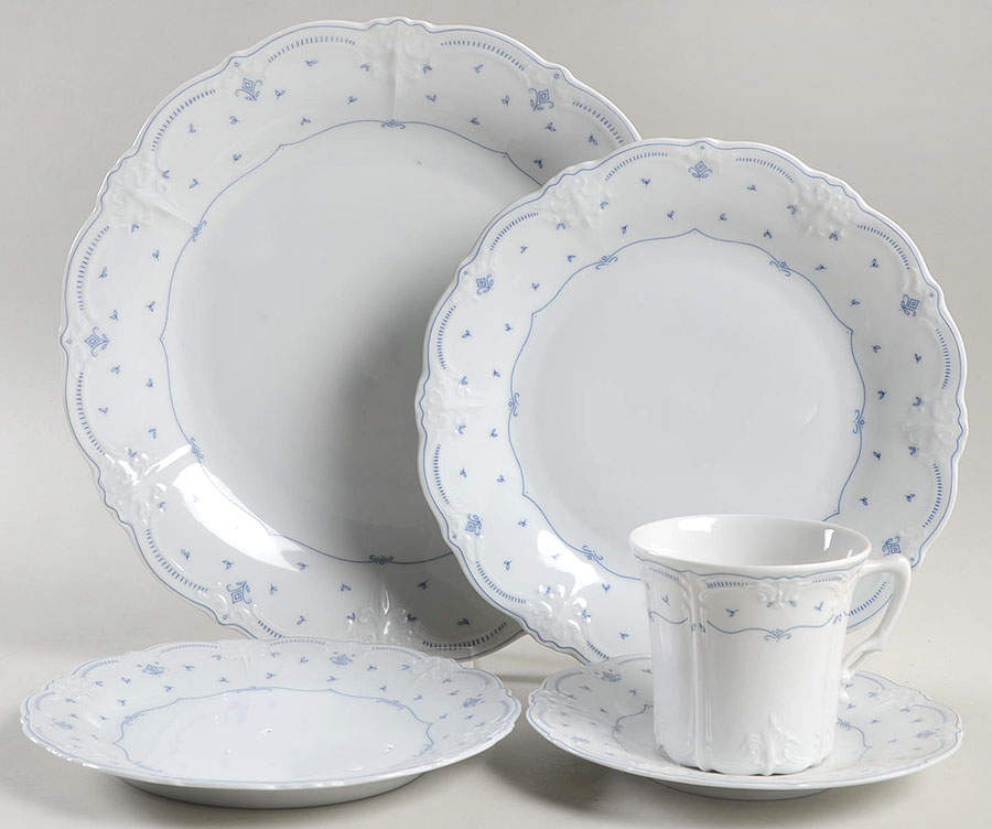 Fleur De Lis Blue 5 Piece Place Setting by Tirschenreuth-1