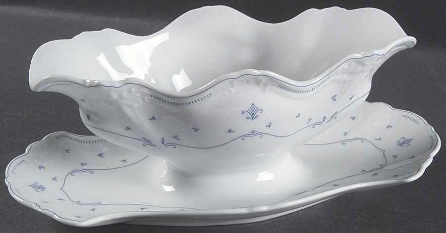 Fleur De Lis Blue Gravy Boat with Attached Underplate by Tirschenreuth-1