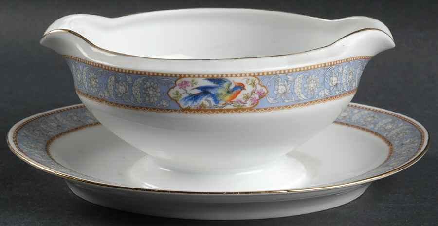 Florida Gravy Boat with Attached Underplate by Tirschenreuth-1