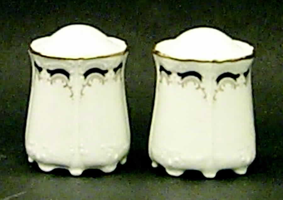 Gloriette Salt & Pepper Set by Tirschenreuth-1