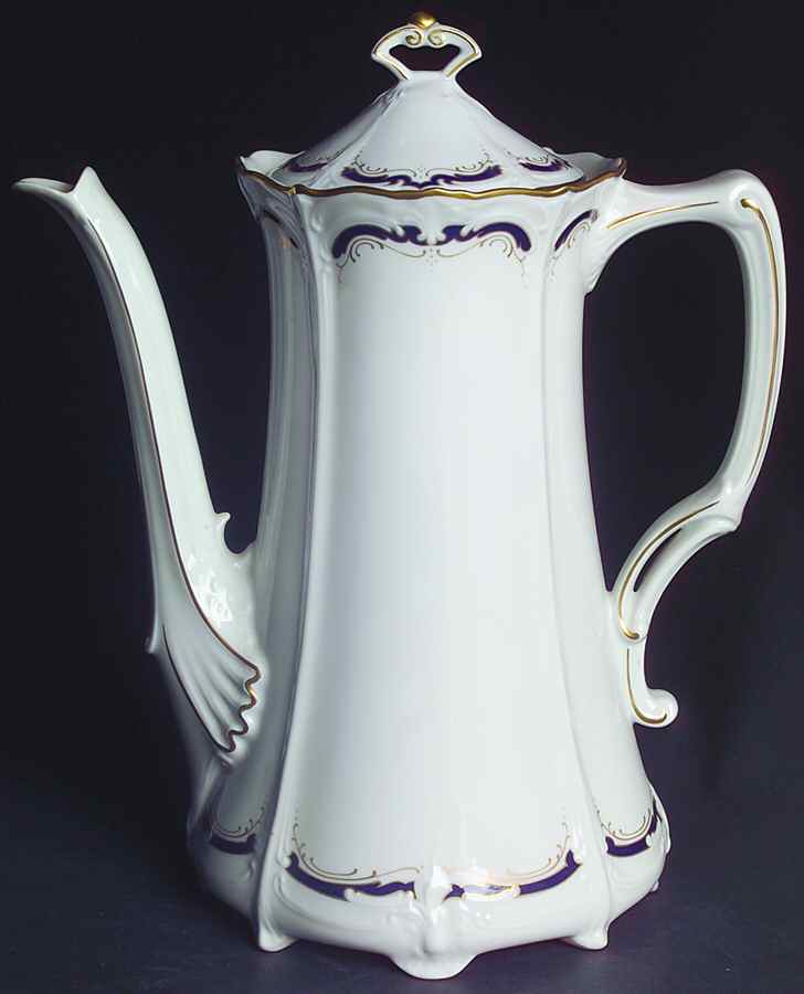 Gloriette Coffee Pot & Lid by Tirschenreuth-1