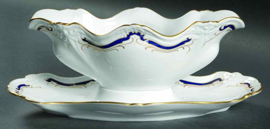 Gloriette Gravy Boat with Attached Underplate by Tirschenreuth-1