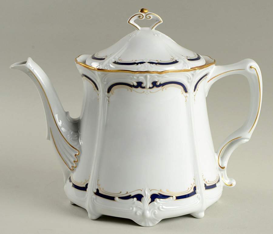 Gloriette Teapot & Lid by Tirschenreuth-1