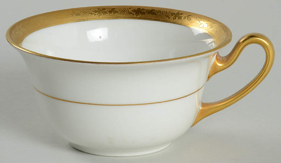 Grape Vine Flat Cup by Tirschenreuth-1
