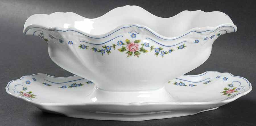 Isabelle Gravy Boat with Attached Underplate by Tirschenreuth-1