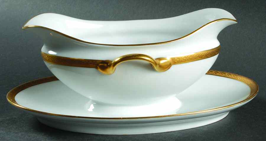 Laurel Gravy Boat with Attached Underplate by Tirschenreuth-1