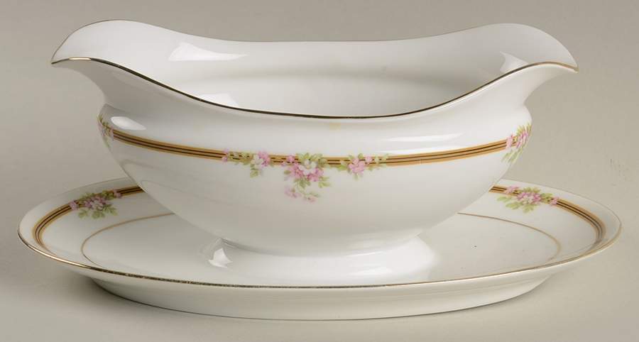 Madison Gravy Boat with Attached Underplate by Tirschenreuth-1