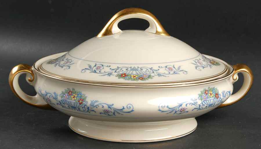 The Malvern Round Covered Vegetable by Tirschenreuth-1