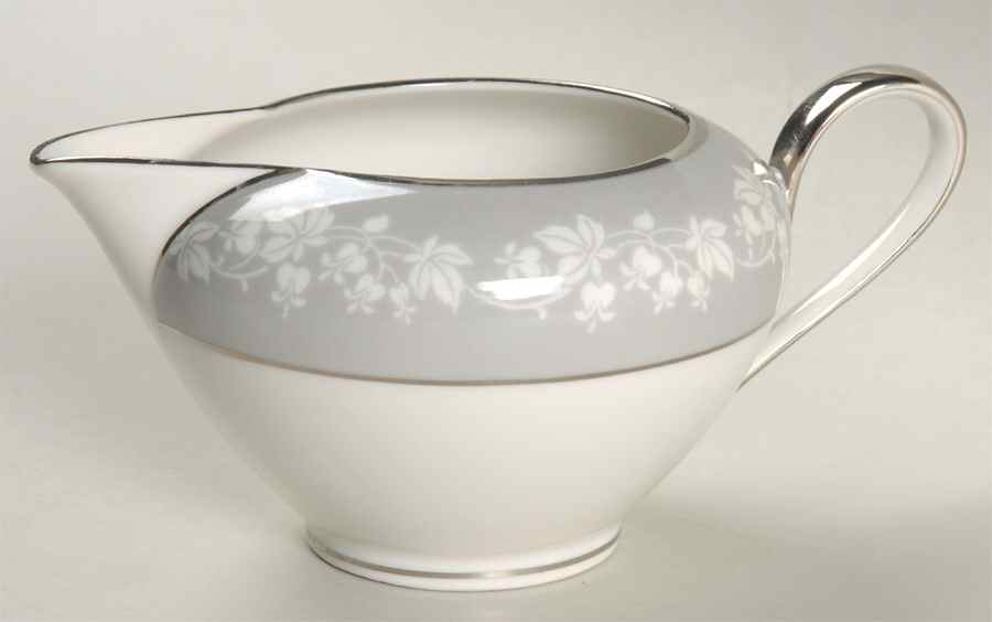 Mayflower Creamer by Tirschenreuth-1