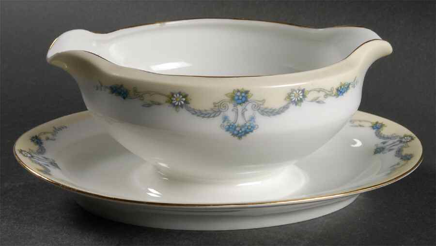 Mayfair Gravy Boat with Attached Underplate by Tirschenreuth-1