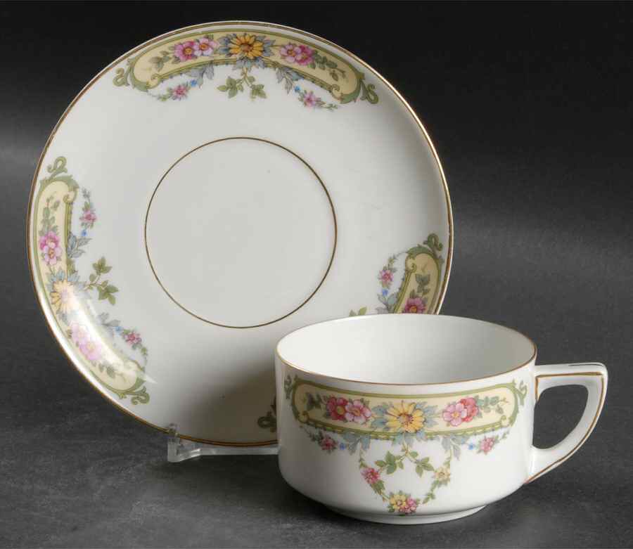 Monmouth Flat Cup & Saucer Set by Tirschenreuth-1