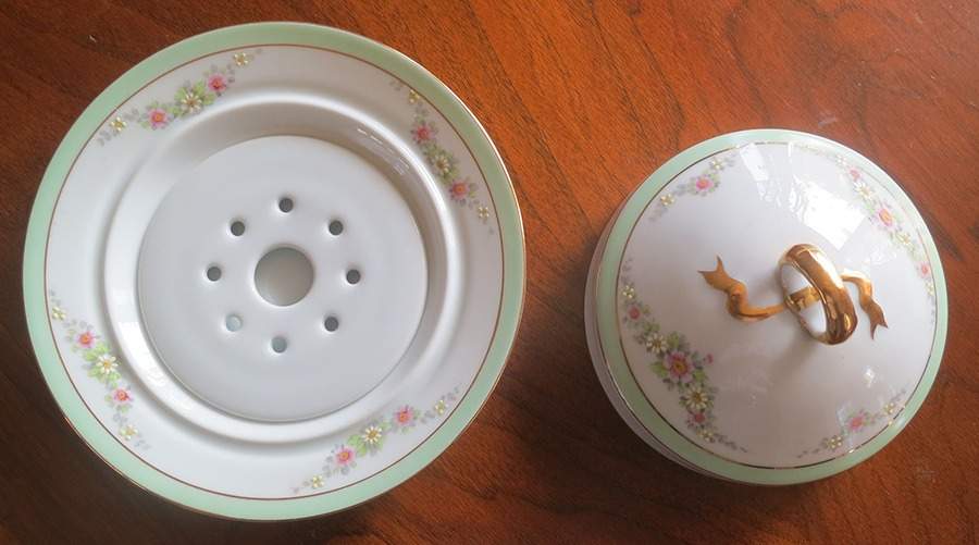 The Montrose Round Covered Butter with Strainer by Tirschenreuth-1
