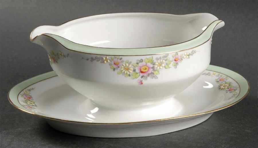 The Montrose Gravy Boat with Attached Underplate by Tirschenreuth-1