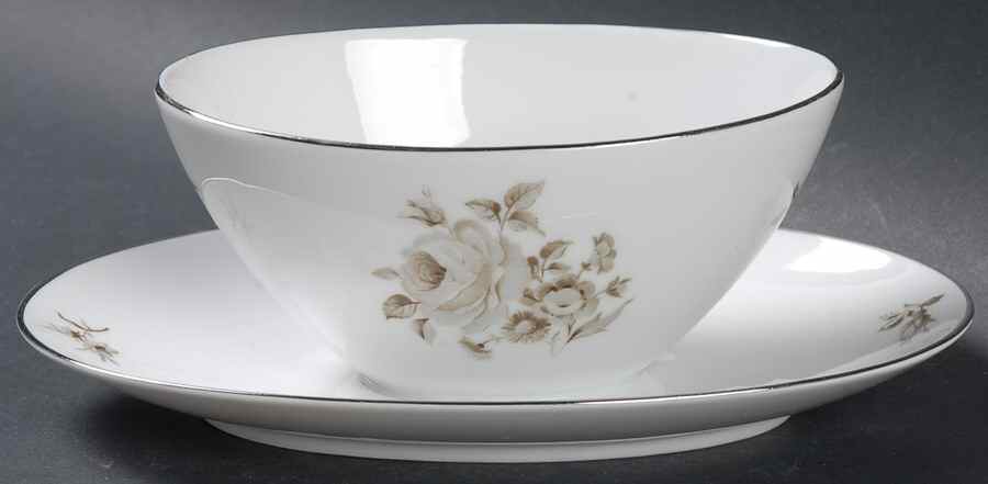 Newport Gravy Boat with Attached Underplate by Tirschenreuth-1