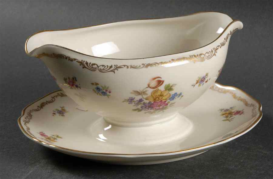 The Newton Gravy Boat with Attached Underplate by Tirschenreuth-1
