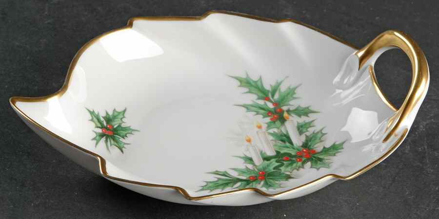 Noel 7" Leaf Dish by Tirschenreuth-1