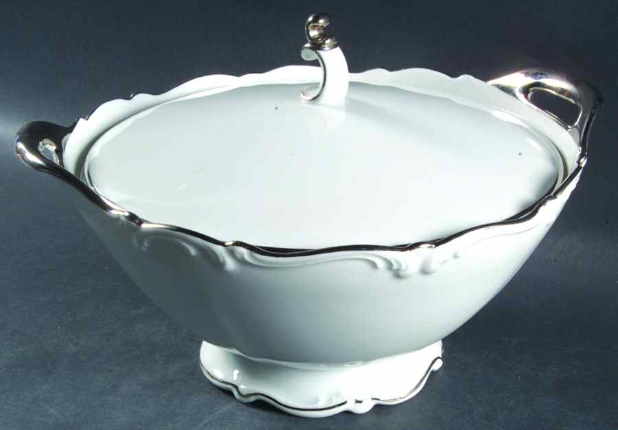 Normandy Round Covered Vegetable by Tirschenreuth-1