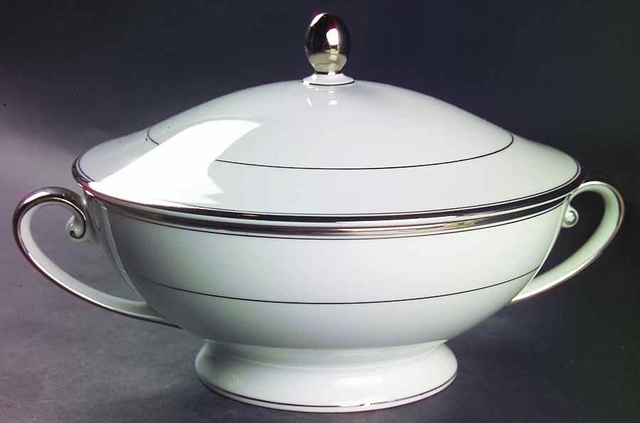 Plymouth Round Covered Vegetable by Tirschenreuth-1