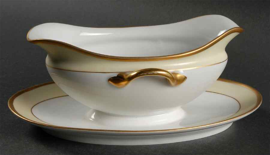 Plymouth Gravy Boat with Attached Underplate by Tirschenreuth-1