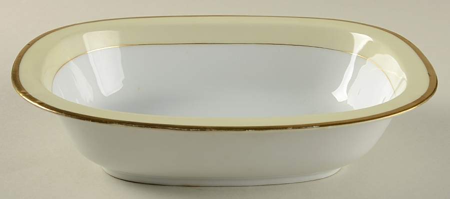 Plymouth 9" Oval Vegetable Bowl by Tirschenreuth-1