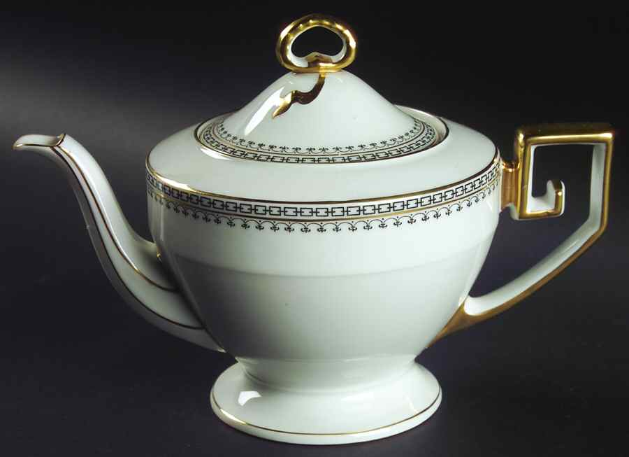 Portland Teapot & Lid by Tirschenreuth-1