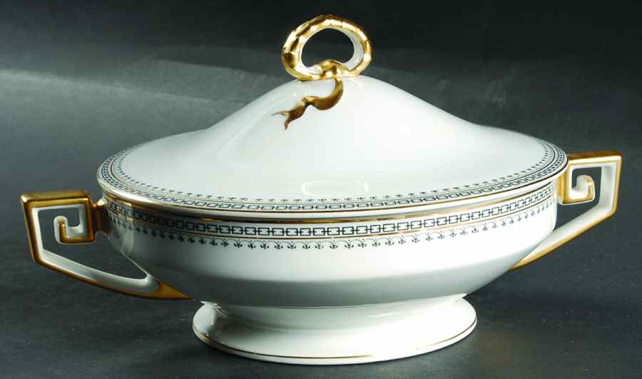 Portland Round Covered Vegetable by Tirschenreuth-1