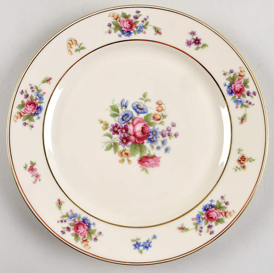 Queen's Rose Smooth #4416 Dinner Plate by Tirschenreuth-1