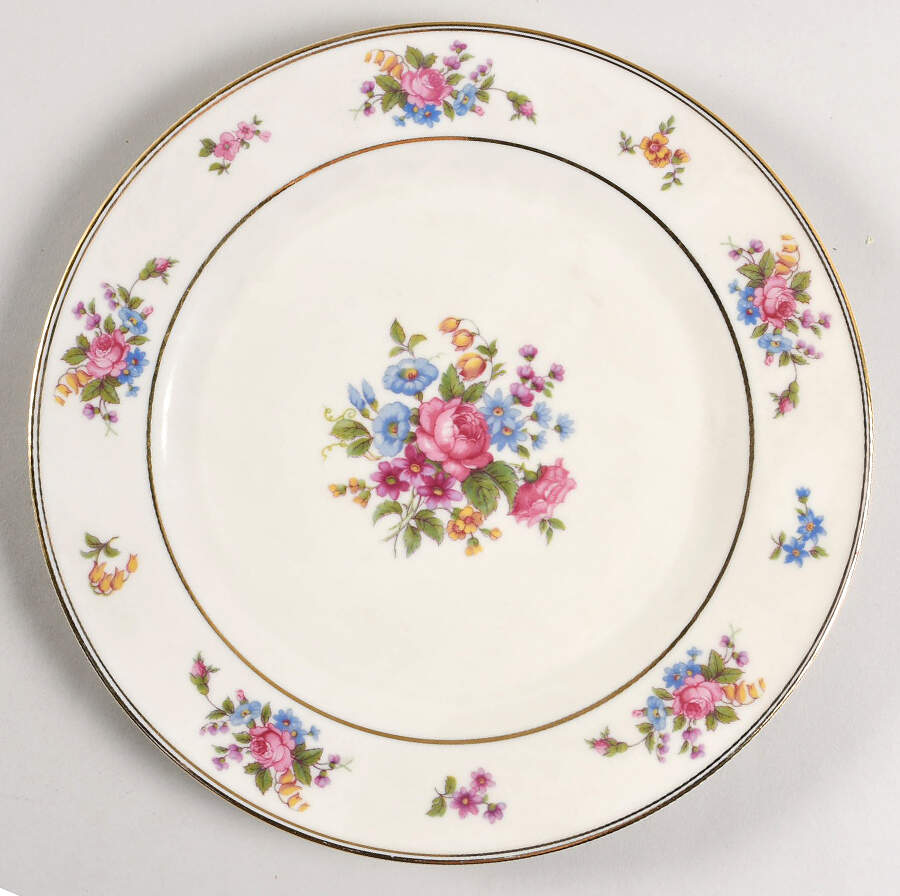 Queen's Rose Smooth #4416 Dinner Plate by Tirschenreuth-1