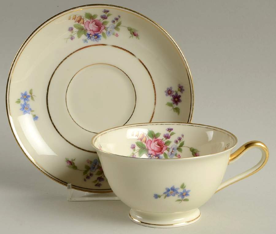 Queen's Rose Smooth #4416 Footed Cup & Saucer Set by Tirschenreuth-1