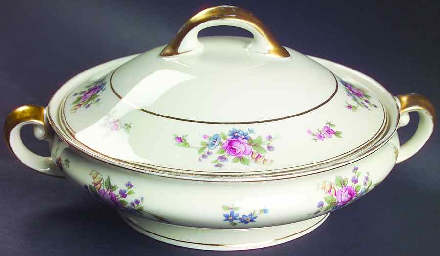 Queen's Rose Smooth #4416 Round Covered Vegetable by Tirschenreuth-1