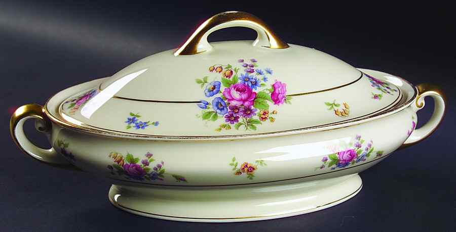 Queen's Rose Smooth #4416 Oval Covered Vegetable by Tirschenreuth-1