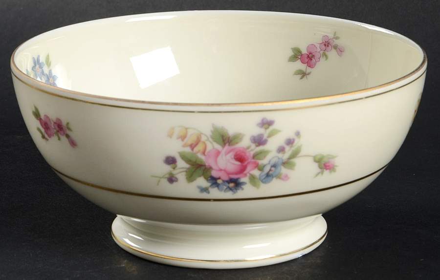 Queen's Rose Smooth #4416 Cranberry Bowl by Tirschenreuth-1