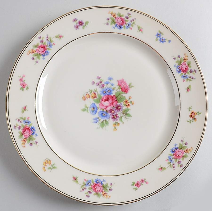 Queen's Rose Smooth #4416 Dinner Plate by Tirschenreuth-1