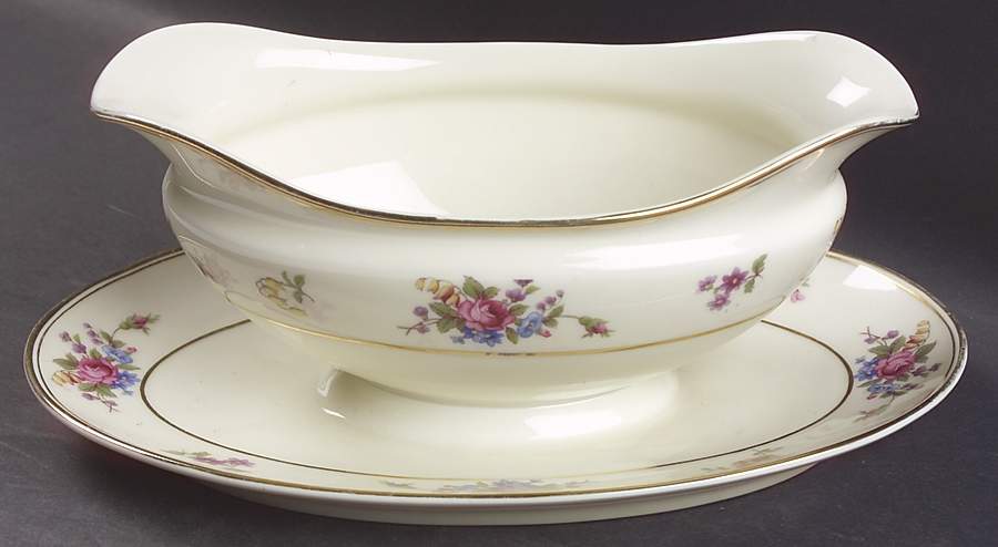 Queen's Rose Smooth #4416 Gravy Boat with Attached Underplate by Tirschenreuth-1