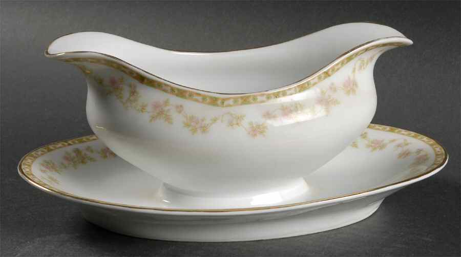 Richmond Gravy Boat with Attached Underplate by Tirschenreuth-1