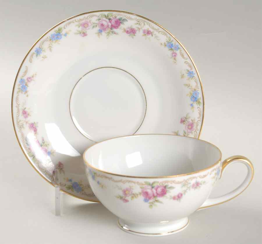 Richmond Footed Cup & Saucer Set by Tirschenreuth-1