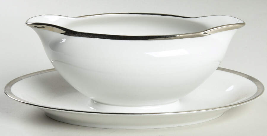 The Silverton Gravy Boat with Attached Underplate by Tirschenreuth-1