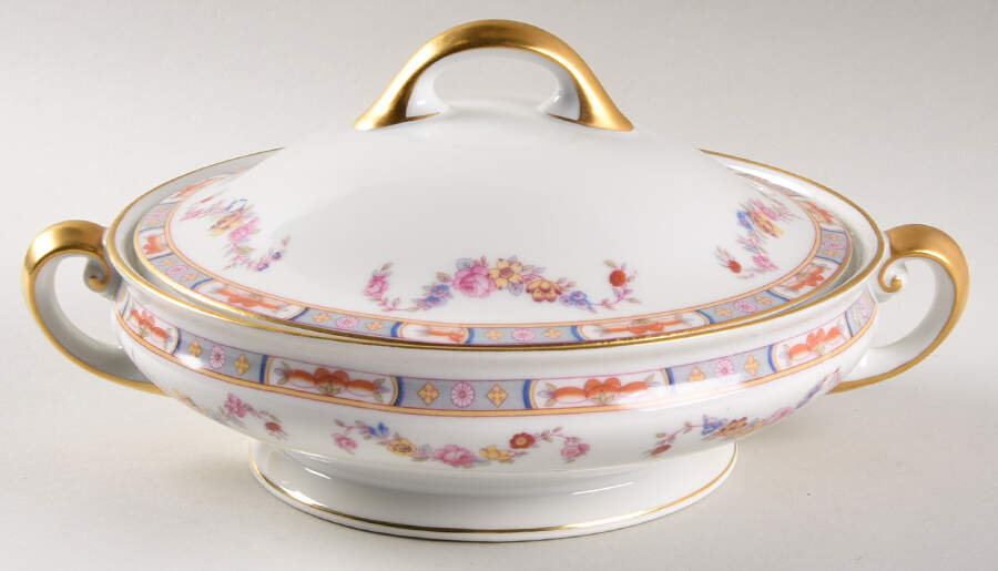 The Stafford 9" Round Vegetable Bowl by Tirschenreuth-1
